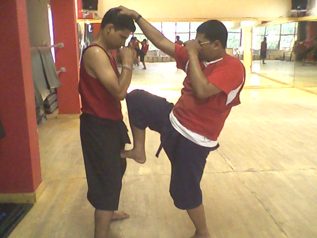 Vishal & Jay practise knee strikes